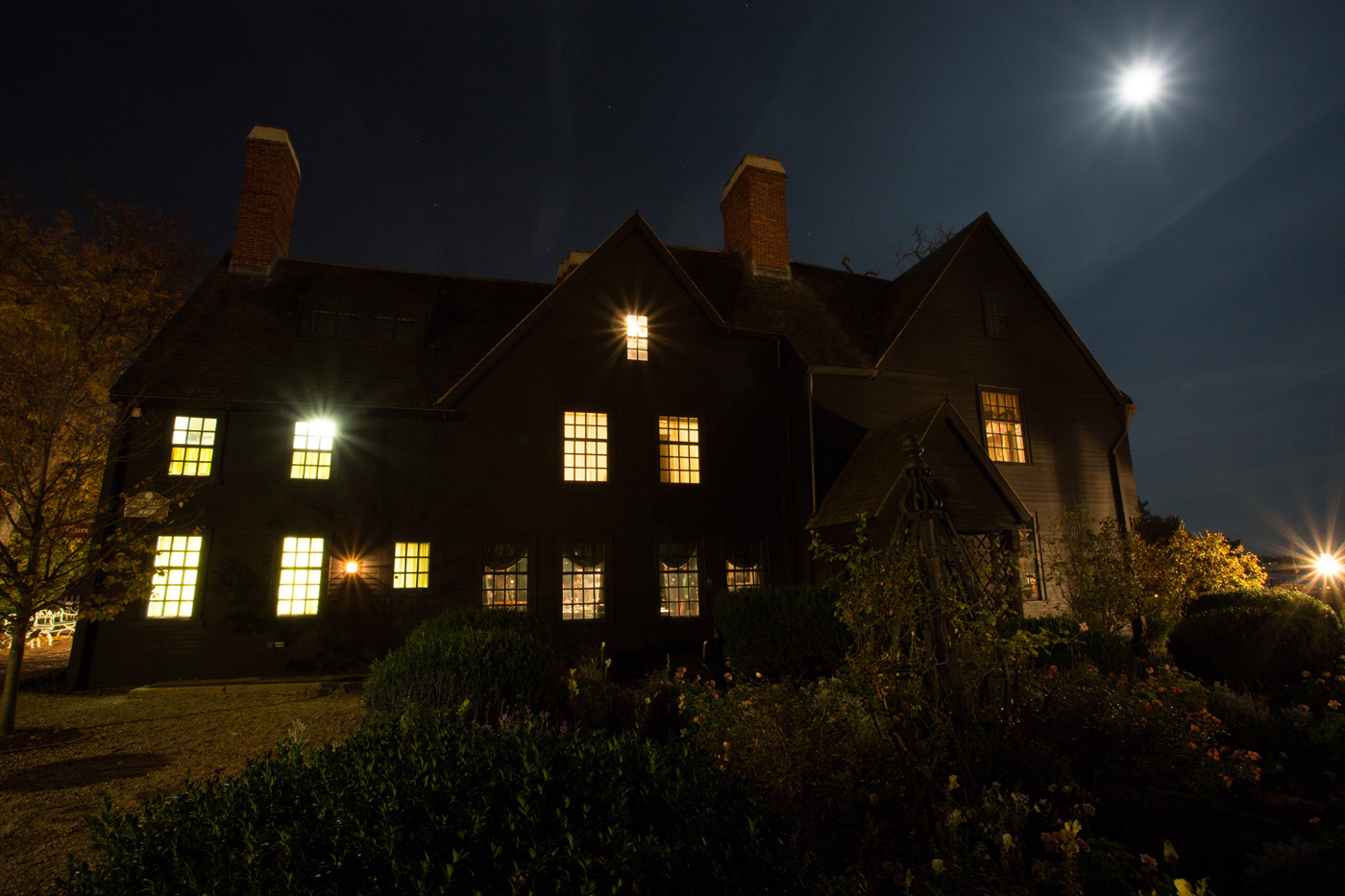top 10 halloween spots around the world world property salem ma christmas house tour 2019
