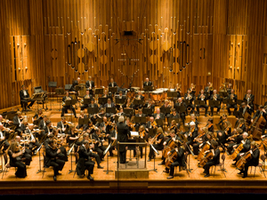 London-Symphony-orchestra-photo-credit-Gautier-Deblonde.jpg