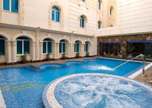 Wyndham-Grand-Regency-Doha-Swimming-Pool.jpg
