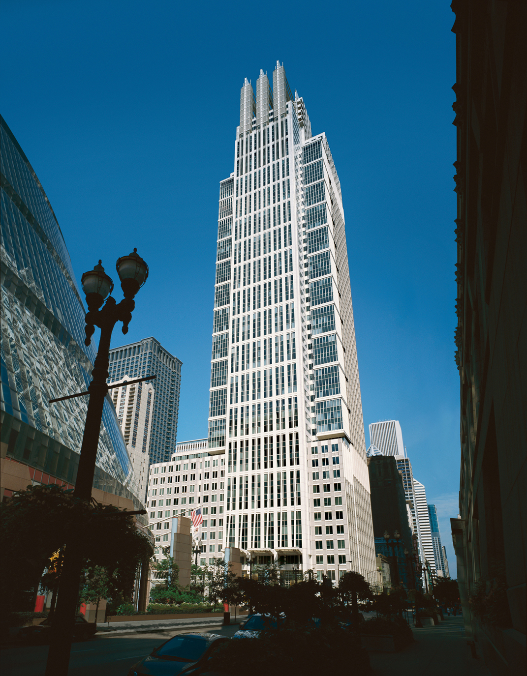Chicago's 161 North Clark Office Tower Signs Over 300,000 Square Feet