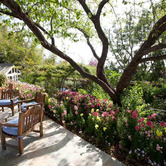 Elizabeth-Taylor-Home-Backyard.jpg
