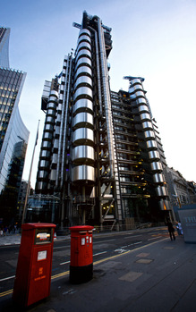 Lloyds-of-London-tower.jpg