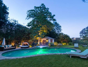 WPC News | Ricki Lake Mansion - Pool