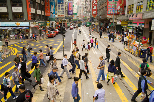 hong-kong-retail-shoppers.jpg