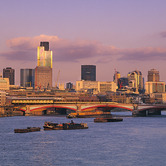 London-riverfront-uk-keyimage.jpg