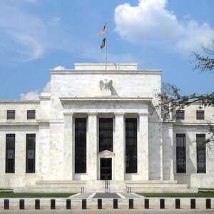 Sluggish Fed Rate Cuts in 2025 Keep U.S. Home Sales on Ice
