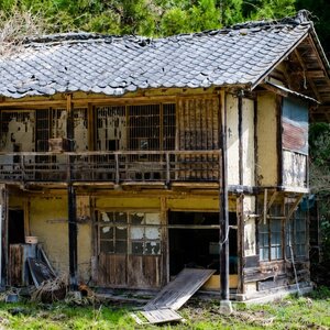 Japan's 9 Million Abandoned Homes Are Turning into an Economic Crisis