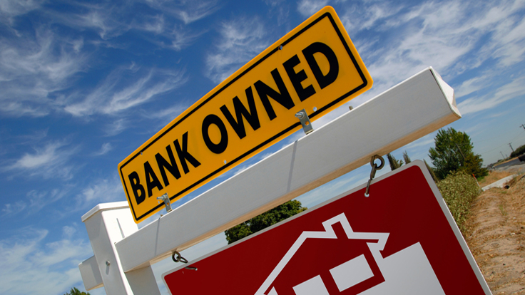 Foreclosures in the U.S. Drop 24 Percent in 2013