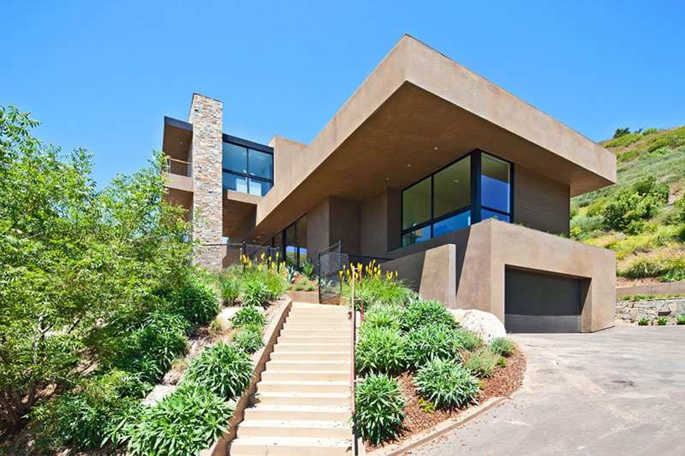 Buyer jumps at Flea's new place WORLD PROPERTY JOURNAL Global News Center