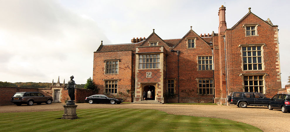 High-Priced Country Houses are UK's Top Performers This Summer